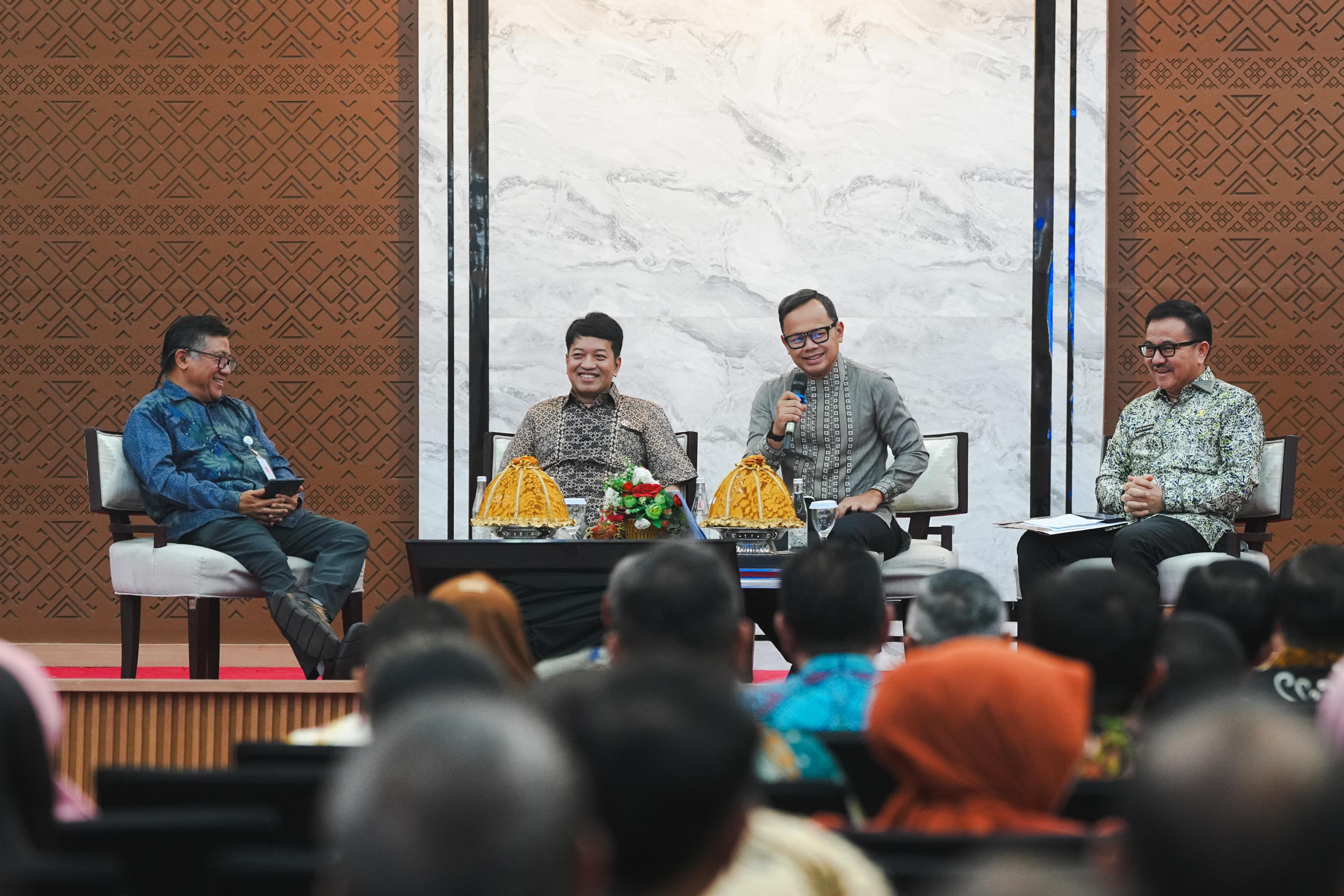 Bima Arya Dorong Sinergi Pemda se-Sulawesi Dukung Target Pertumbuhan Ekonomi 8 Persen