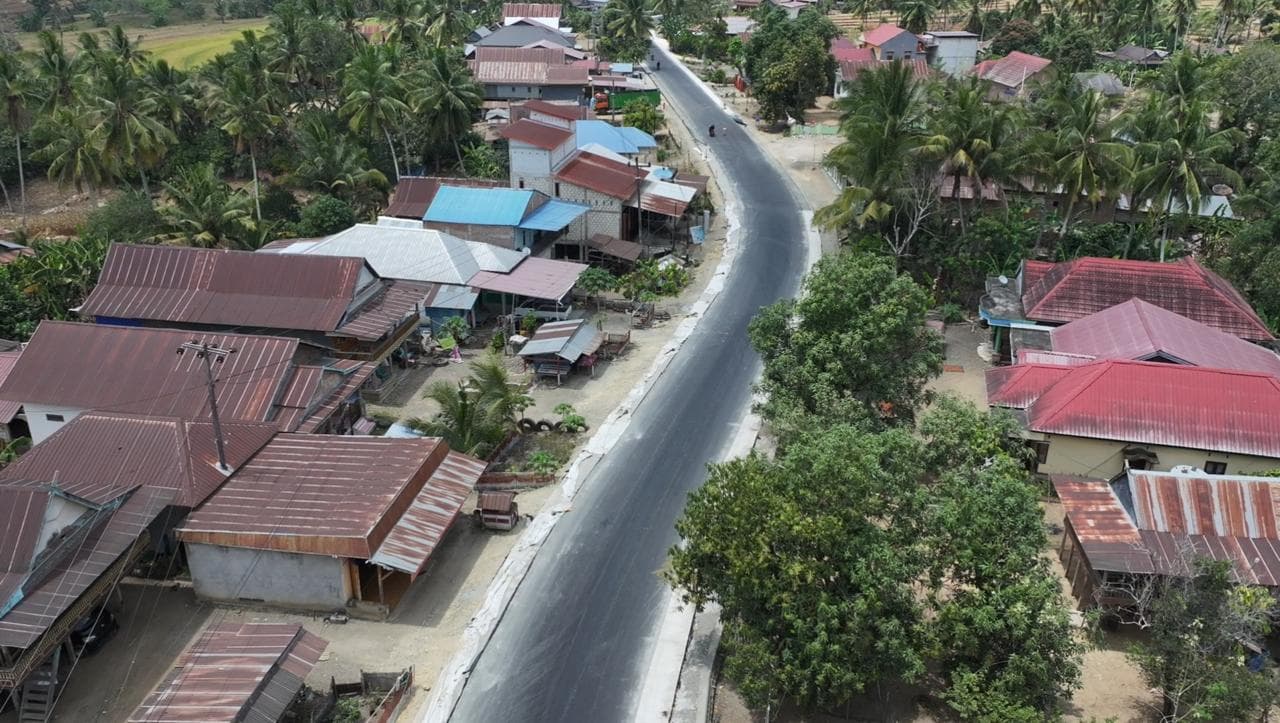 4 Tahun Jalan Berdebu, Warga Bone Kini Bersyukur Ujung Lamuru–Palattae Diperbaiki