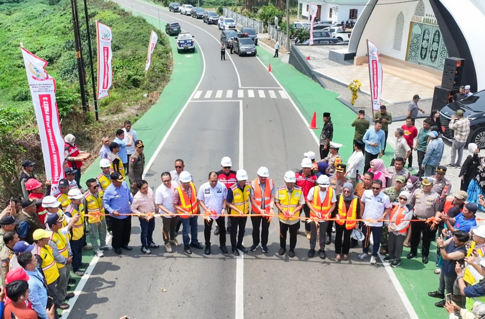 Gubernur Andi Sudirman Resmikan Jalan Paleteang–Malimpung–Kabere, Hubungkan Empat Kabupaten dan Layani Sekitar 800 Ribu Warga