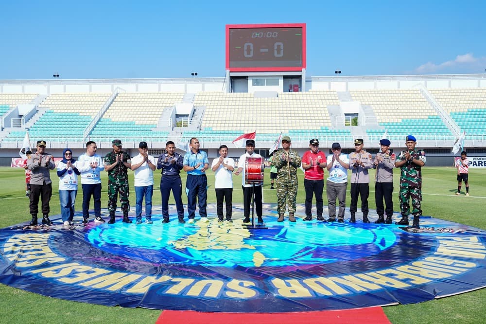 Gubernur Andi Sudirman Kick Off Piala Gubernur Sulsel 2026, Hadiah Rp500 Juta Disiapkan