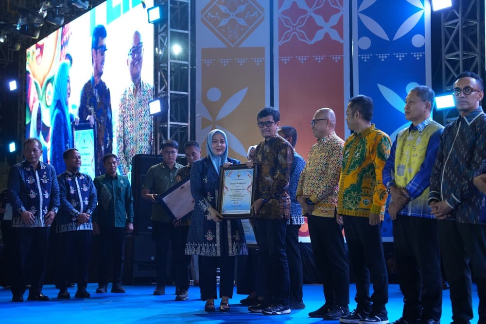 Wagub Fatmawati Dampingi Gubernur dan Menteri Koperasi di Luwu Timur